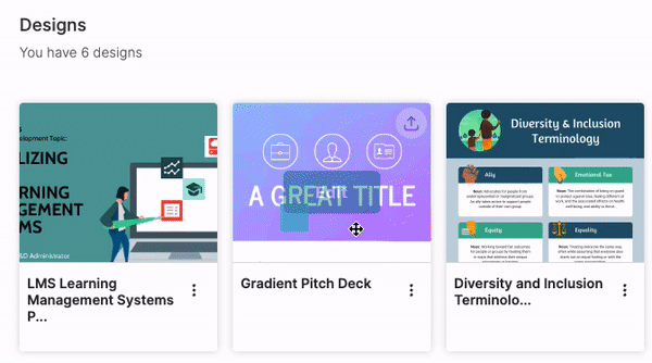 Primer plano de miniaturas de diseño en la página Mis diseños de un usuario.  Un usuario pasa el cursor sobre el centro de tres miniaturas de diseño, tituladas Gradient Pitch Deck.  Aparece un botón en el medio de la miniatura que dice Editar, y en la esquina superior derecha se hace visible un icono Compartir (un corchete girado horizontalmente con una flecha hacia arriba encima).  El usuario hace clic en el icono Compartir.